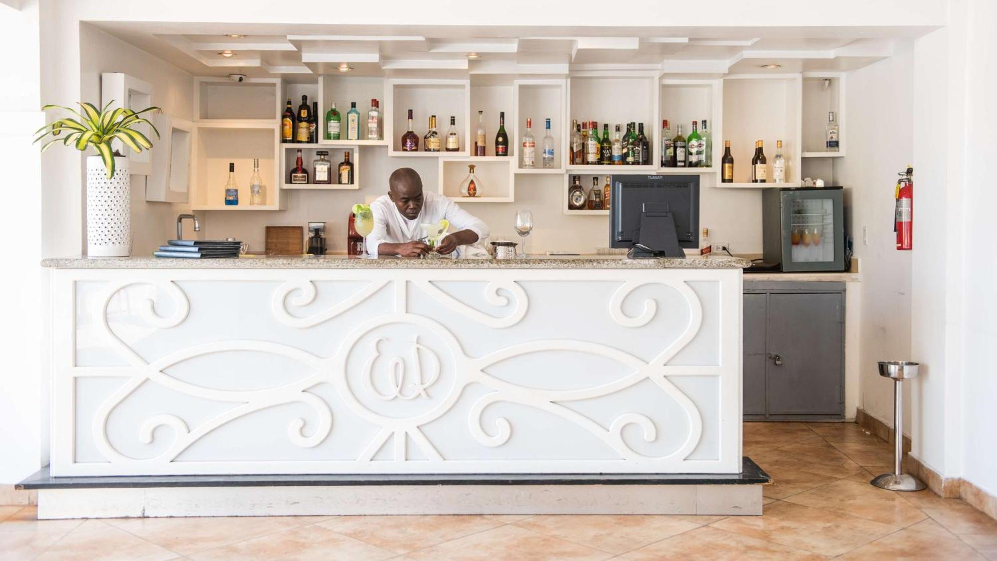 Nh Haiti El Rancho ポルトープランス エクステリア 写真