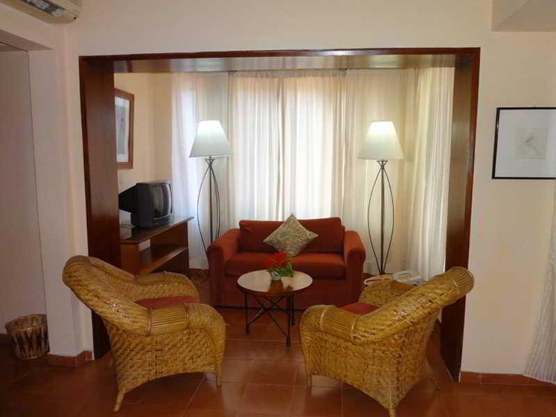 Nh Haiti El Rancho ポルトープランス エクステリア 写真